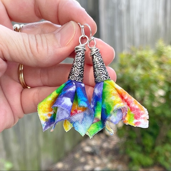 5 For $25💫Tie-dye Rainbow Earrings Dangles - Picture 8 of 9